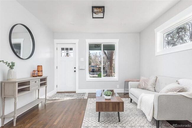 Building Photo - 4 Bed 2 Bath House with Great Location!