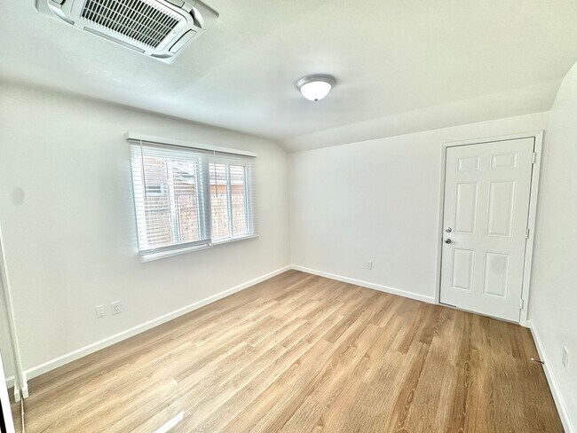 Building Photo - Beautifully Remodeled 4bd/2.5ba CLAIREMONT Home! Fenced yard, garage, PET friendly!