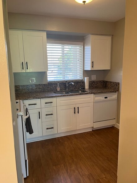 Building Photo - 2504 Bogey Ln