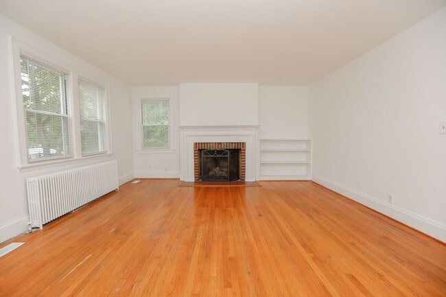 Building Photo - Beautiful Lake Home Rental in Norfolk!