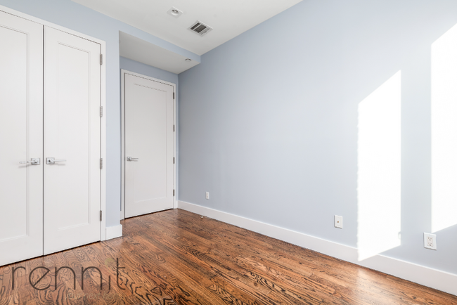 Building Photo - 573 Van Buren St