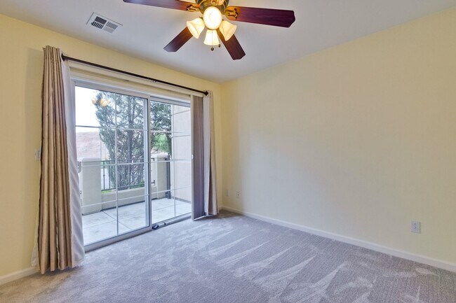 Building Photo - Modern Communication Hill Townhome | Panoramic Mountain Views