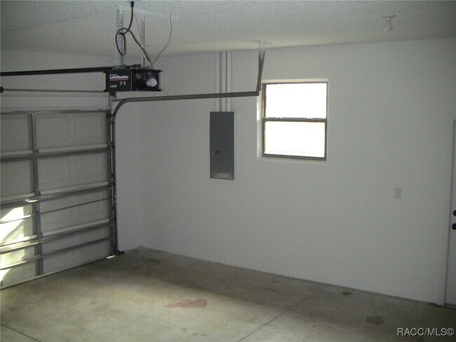 Building Photo - 6746 E Holly St