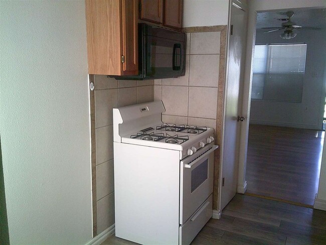 Building Photo - 1167 NW Ozmun Ave