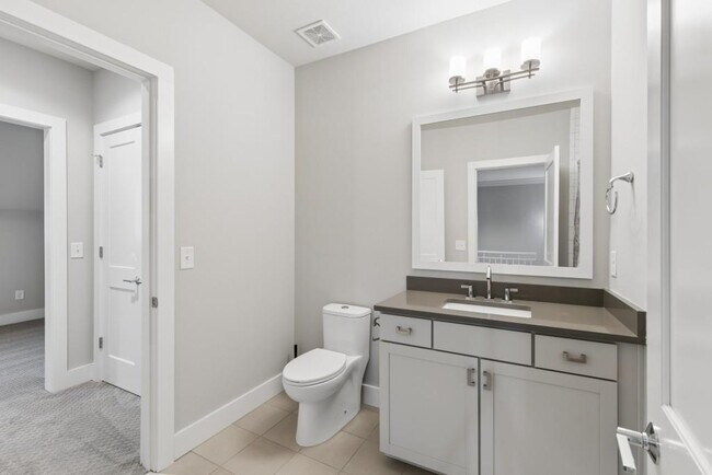 Building Photo - 2974 Hermance Dr NE