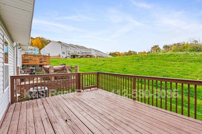 Building Photo - 2711 Canterbury Dr