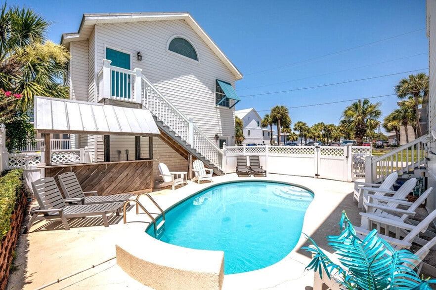 Building Photo - 64 Cobia St