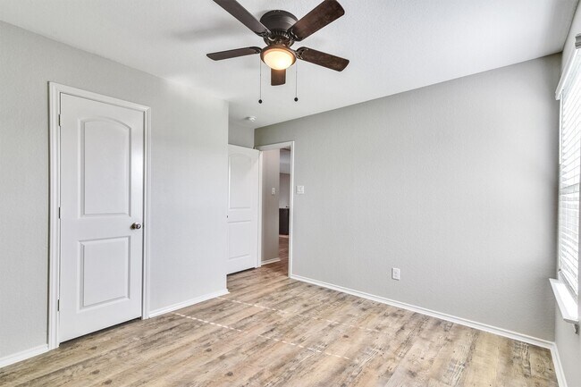 Building Photo - 16831 Silent Pines Ct
