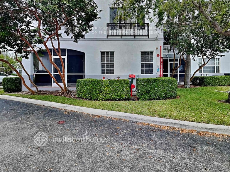 Building Photo - 741 SW 148th Ave