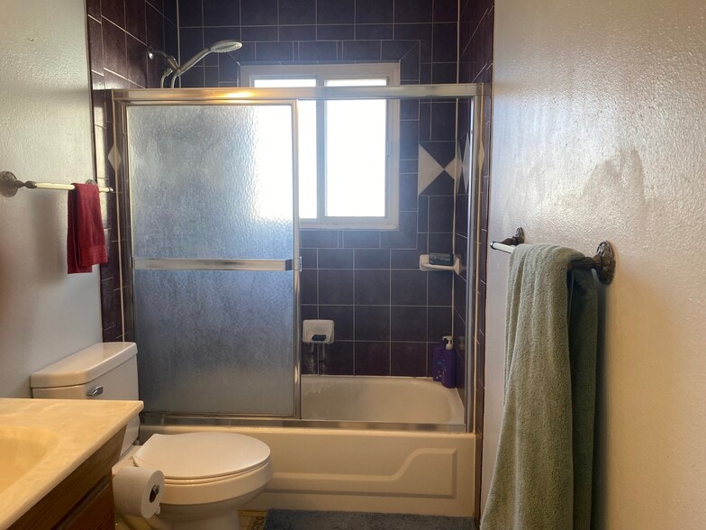 Bathroom - 6630 Nokomis Cir