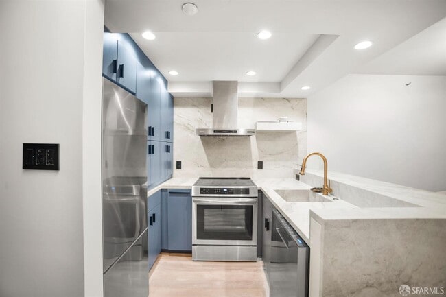 Building Photo - 101 Lombard St