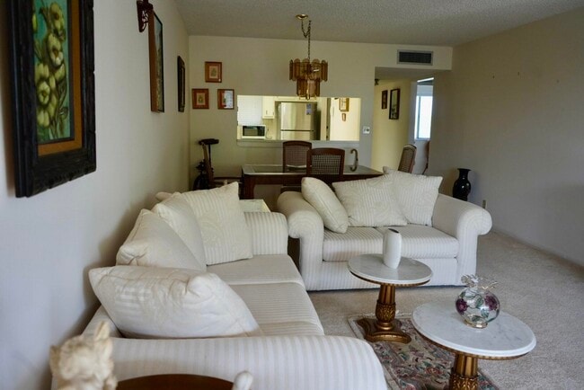 Building Photo - 3154 Via Poinciana