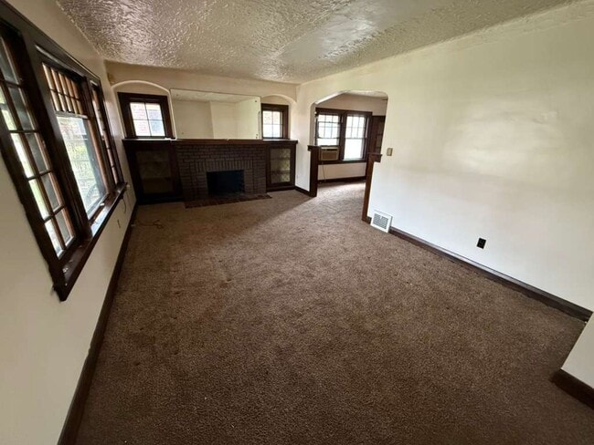 Building Photo - 17926 E Park Dr