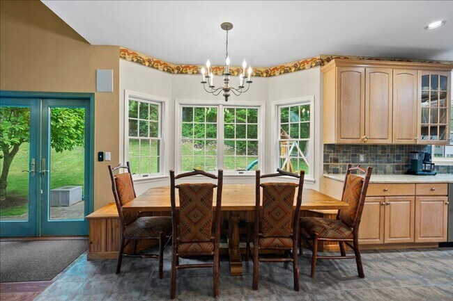 Building Photo - Private Pool, Fireplace & Endless Charm — Cross River, NY