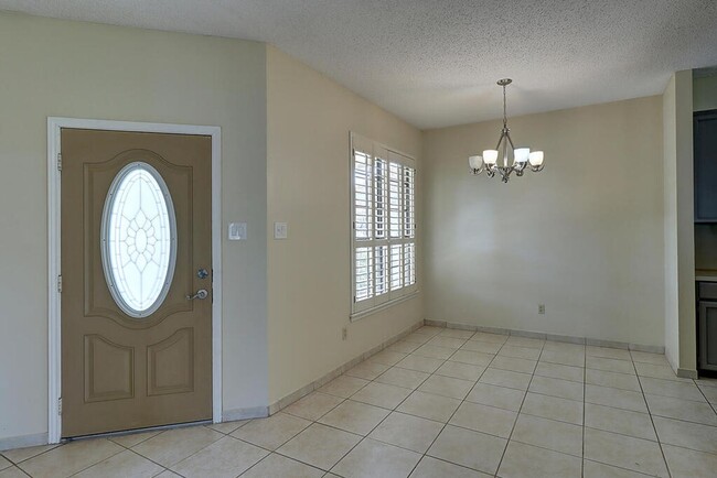 Building Photo - 7126 Windbrook Ln