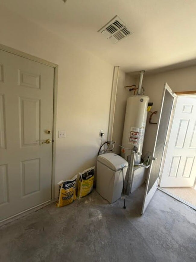 Building Photo - 2 bed 2 bath in Quail Ridge