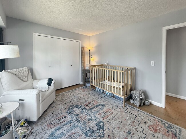 Building Photo - $0 DEPOSIT OPTION. SPACIOUS 4-BEDROOM CENT...