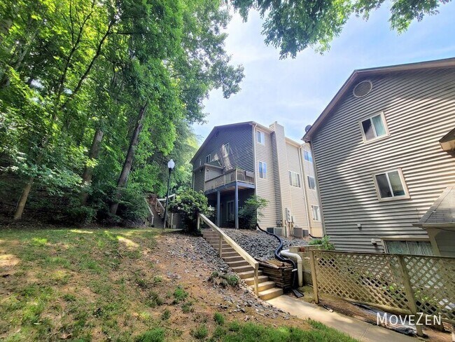 Building Photo - 6127 Old Plank Rd