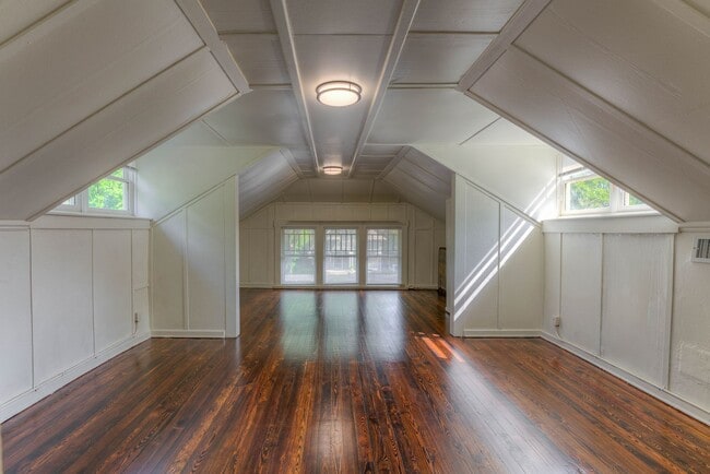 Building Photo - 1195 Dorothy Pl