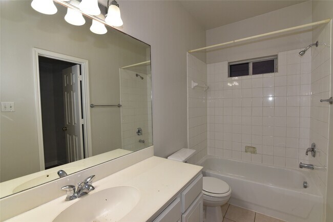 Building Photo - 6807 Turtlewood Dr