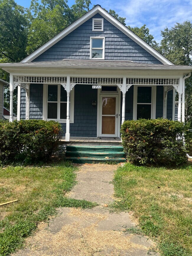 Primary Photo - 1711 Fairfax St