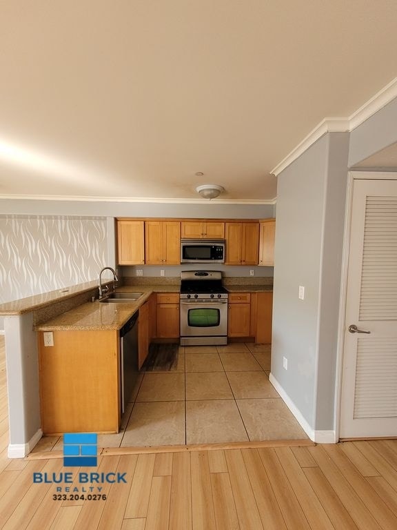 Building Photo - 13623 Sherman Way