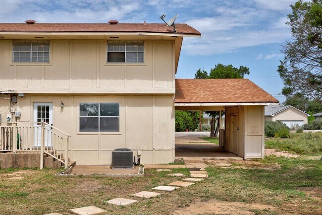 Building Photo - 5211 Thunderbird St