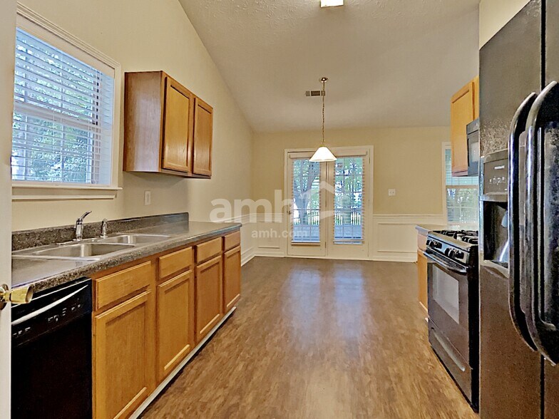 Building Photo - 451 Bellingham Dr