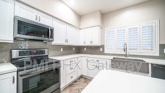 Building Photo - 1891 E Oasis Dr