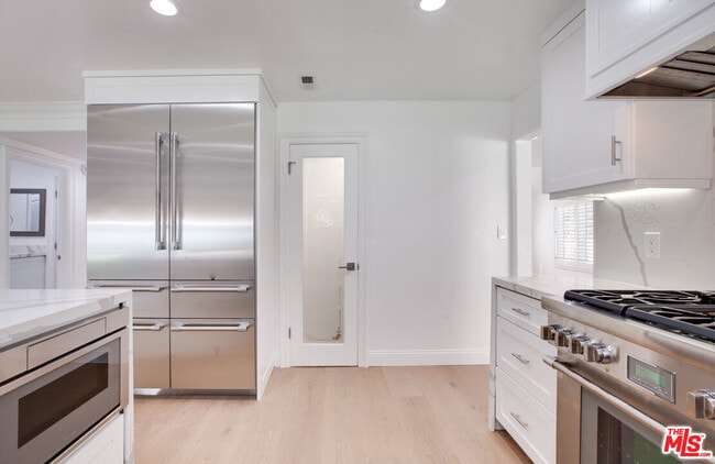 Building Photo - 10221 Briarwood Dr