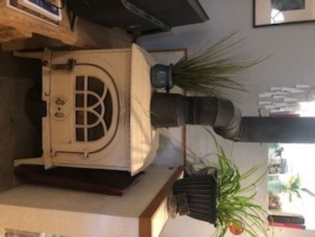 Building Photo - 705 S River St