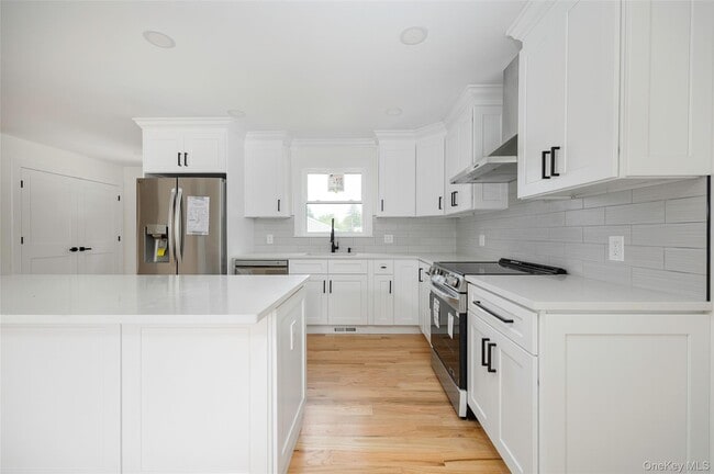 Building Photo - 7441 S Broadway