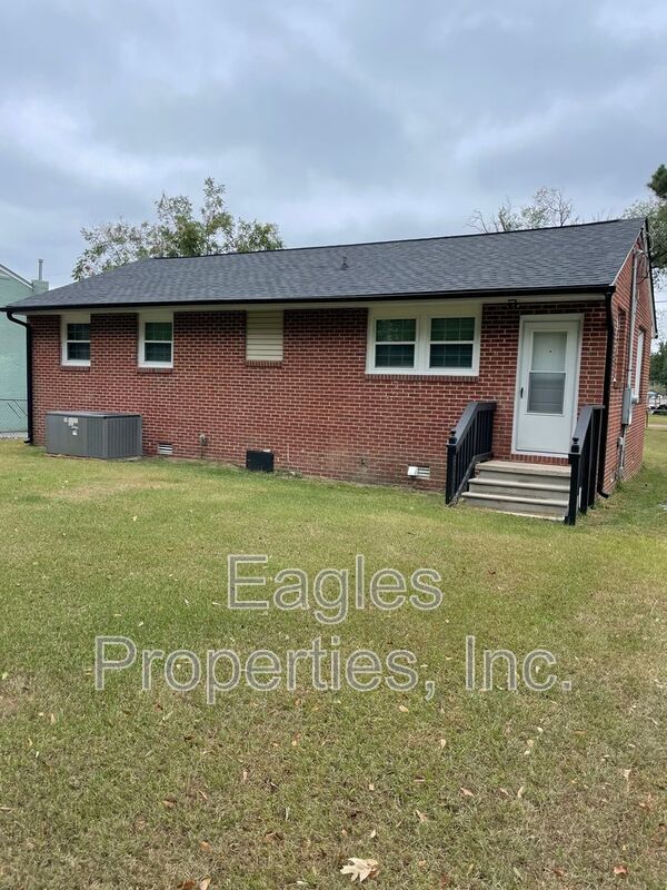 Building Photo - 219 Country Acres Rd