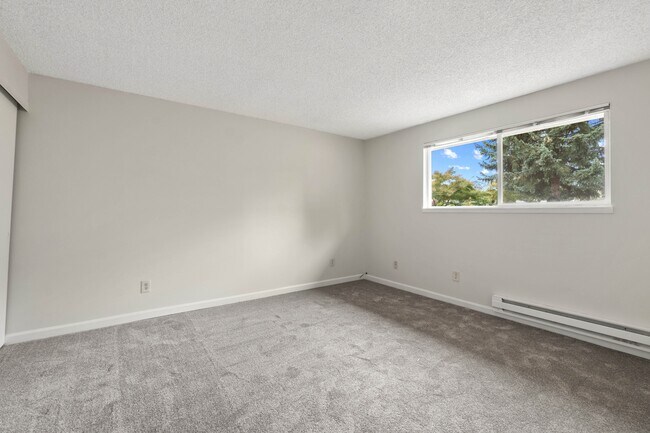 Building Photo - 325 N 29th Ave