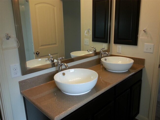 Building Photo - 2504 McDonald Way