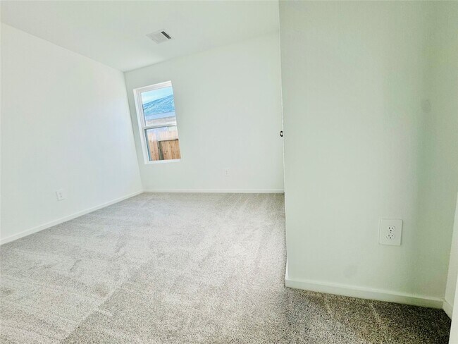 Building Photo - 16615 Trembling Aspen Ln