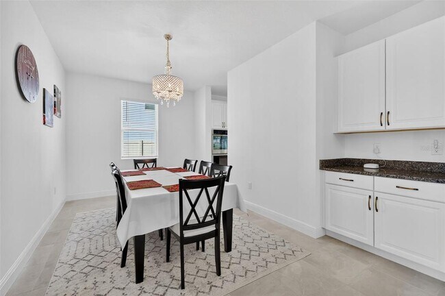 Building Photo - 6070 Sierra Crown St