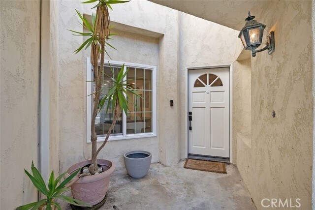 Building Photo - 1013 Via Presa