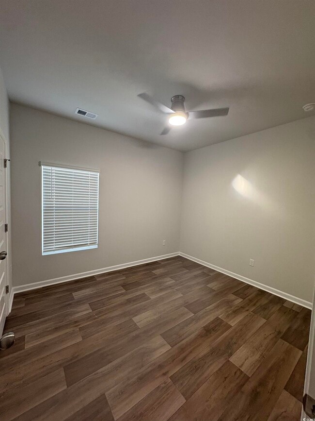 Building Photo - 820 Wapama St