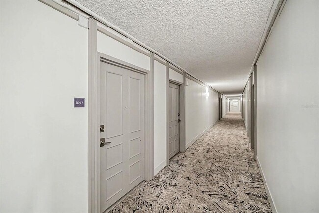 Building Photo - 2401 Bayshore Blvd