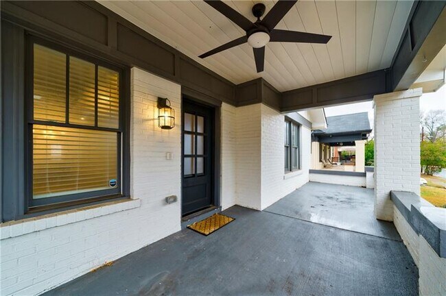 Building Photo - 349 Altoona Pl SW