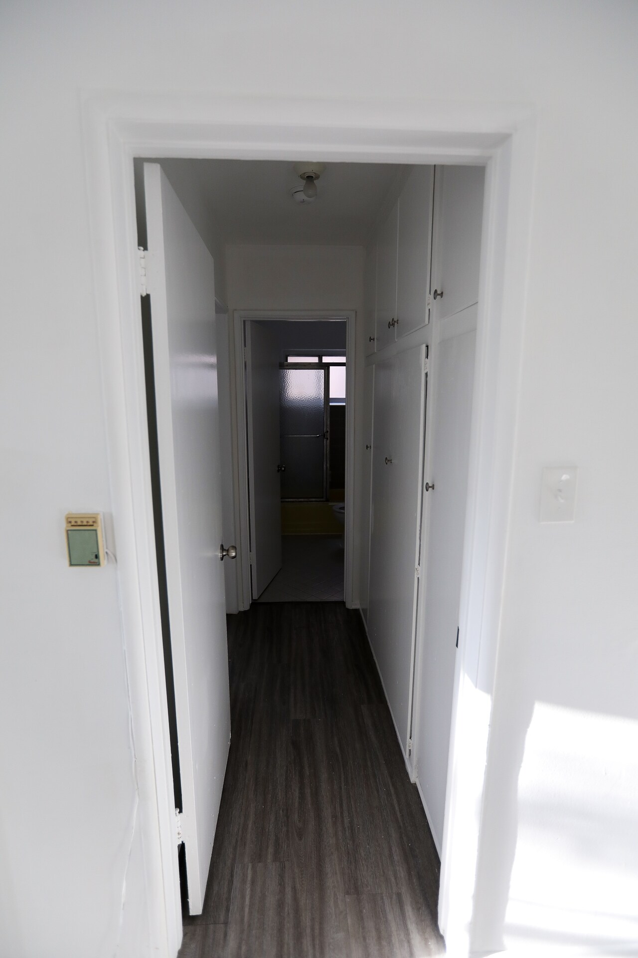 Building Photo - 260 S Sycamore Ave