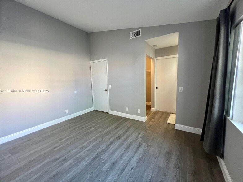 Building Photo - 1597 Springside Dr
