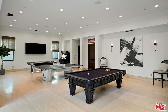 Building Photo - 20101 SW Cypress St