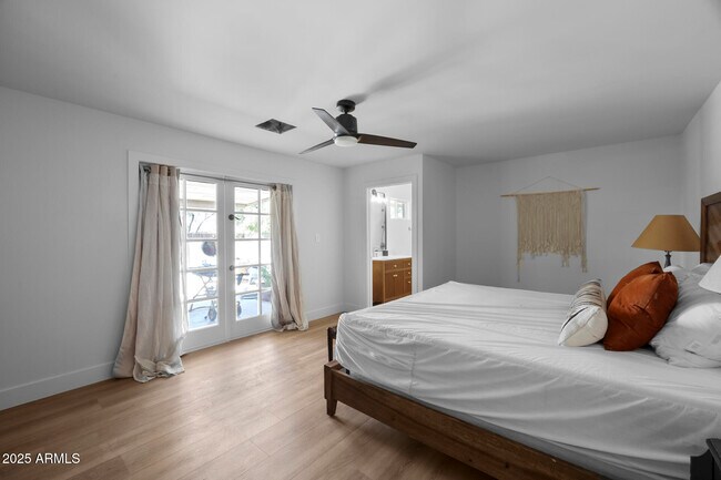 Building Photo - 10848 N 66th St