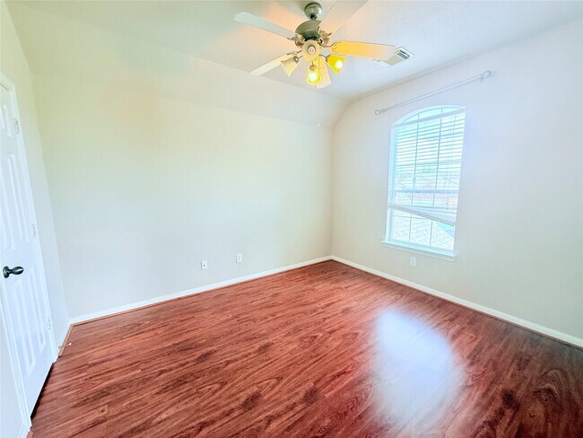 Building Photo - 13907 Normandy Ct