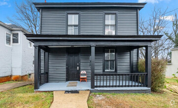 Building Photo - 2228 Tulip St