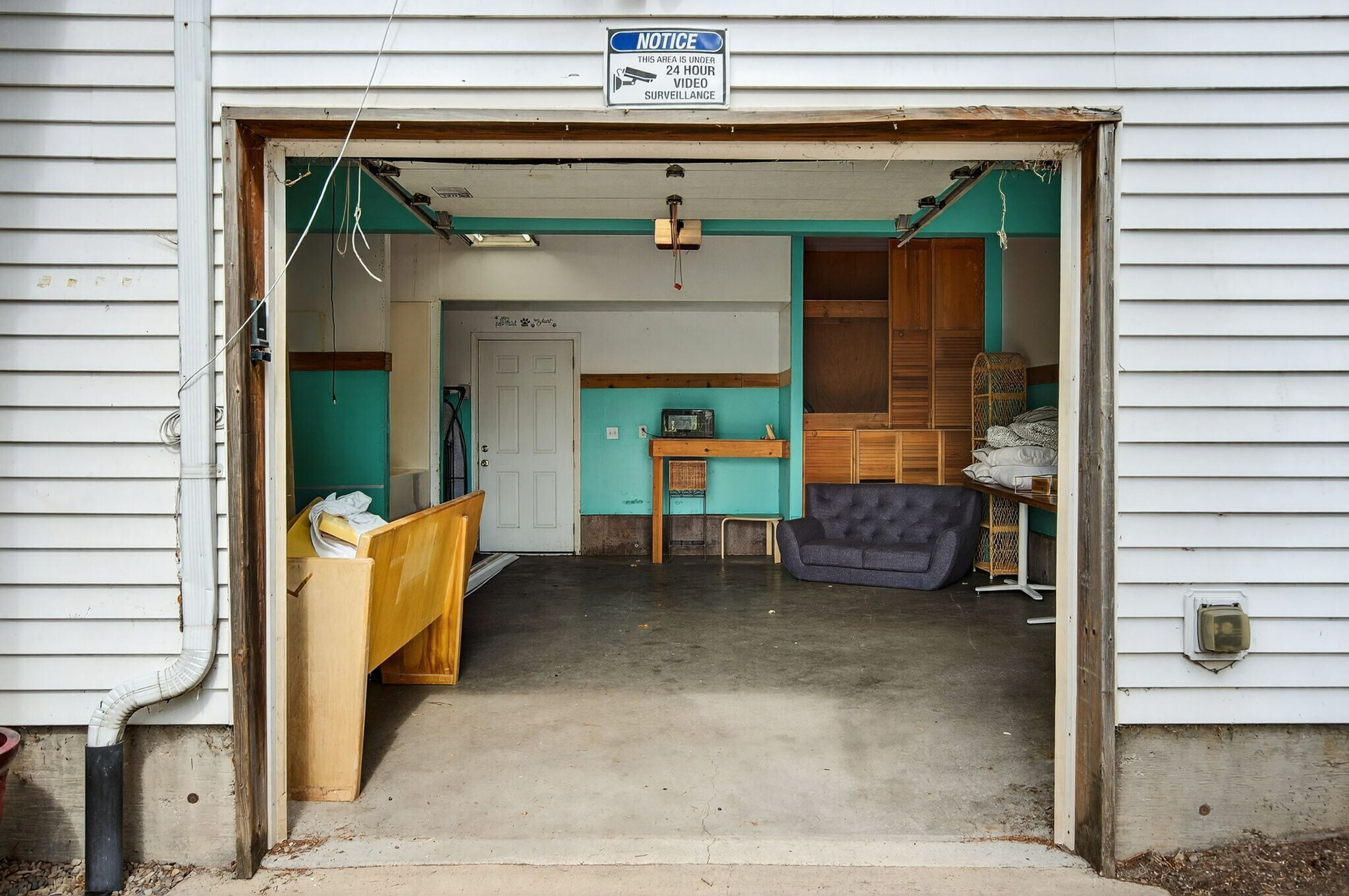 Garage w/ opener - 2525 SE 136th Ave