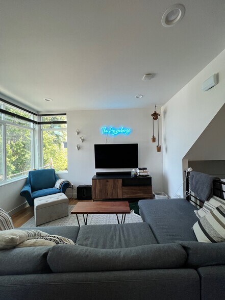 Building Photo - 14 Etruria St