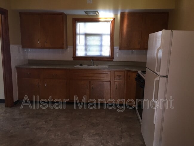 Building Photo - 5785 Fitch Rd
